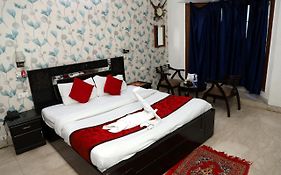 Hotel Ashray Noida